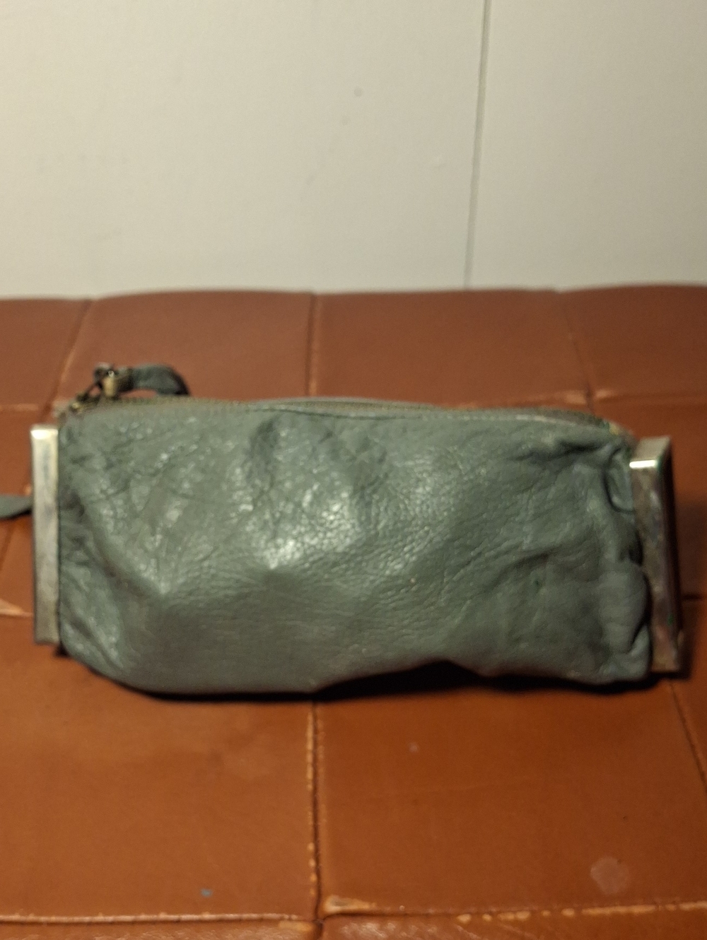Women's Leather Travel Pouch - Gray
